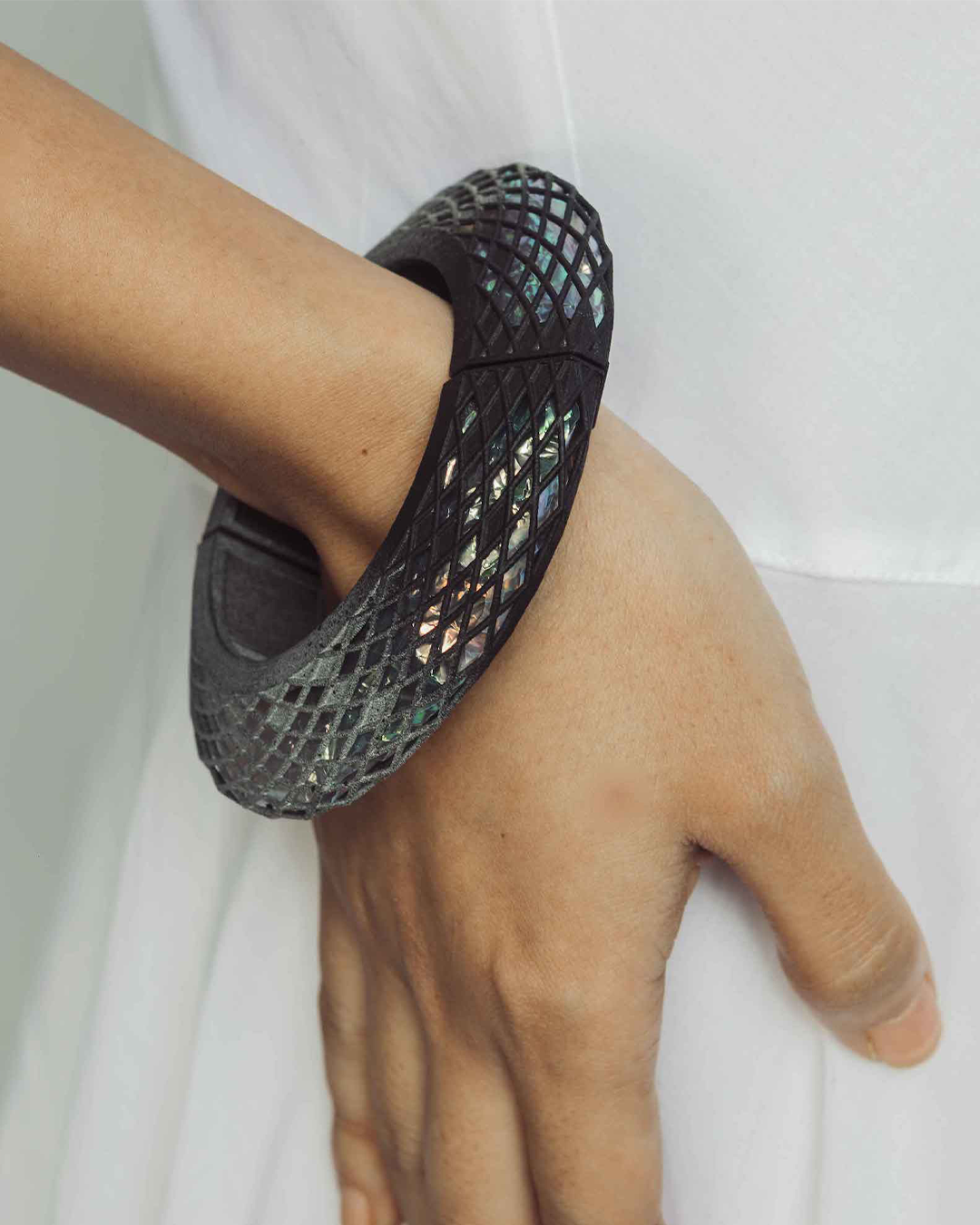 Glint Lattice Bangle Handmade Bliora 1
