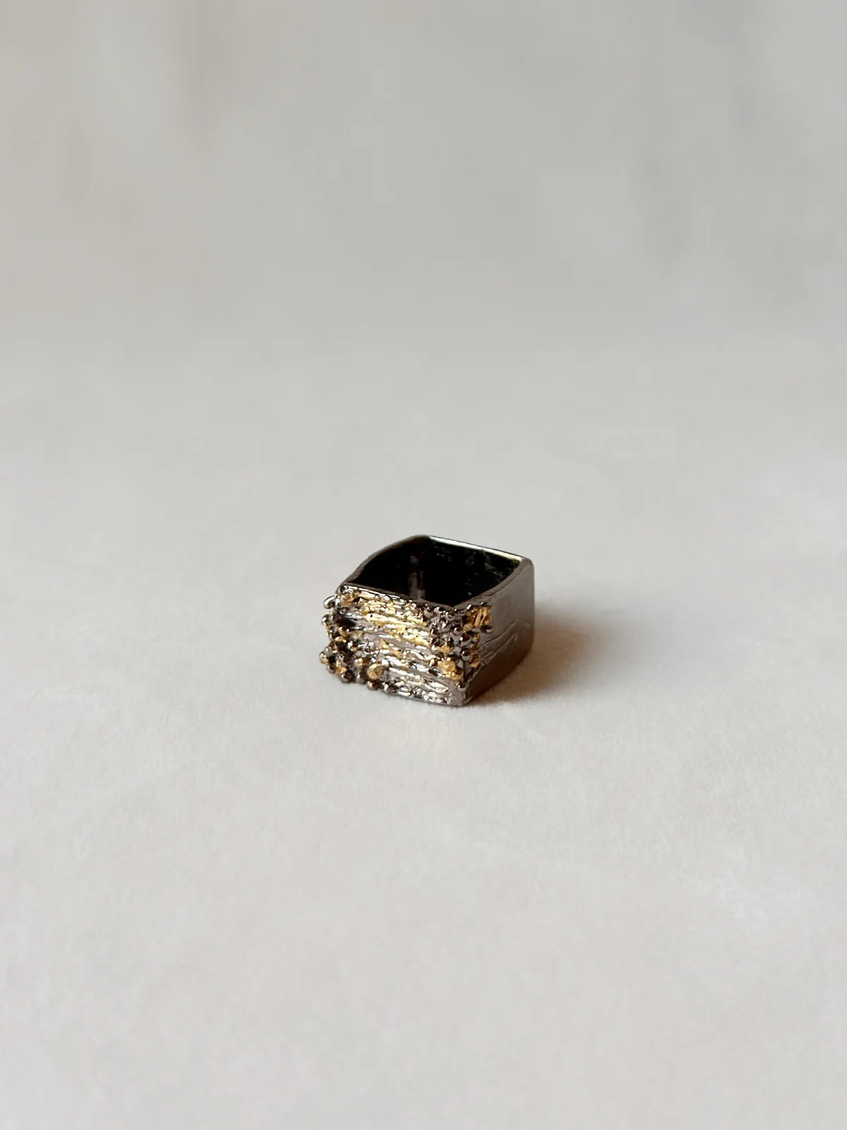 Manthan Square Ring Black Gold