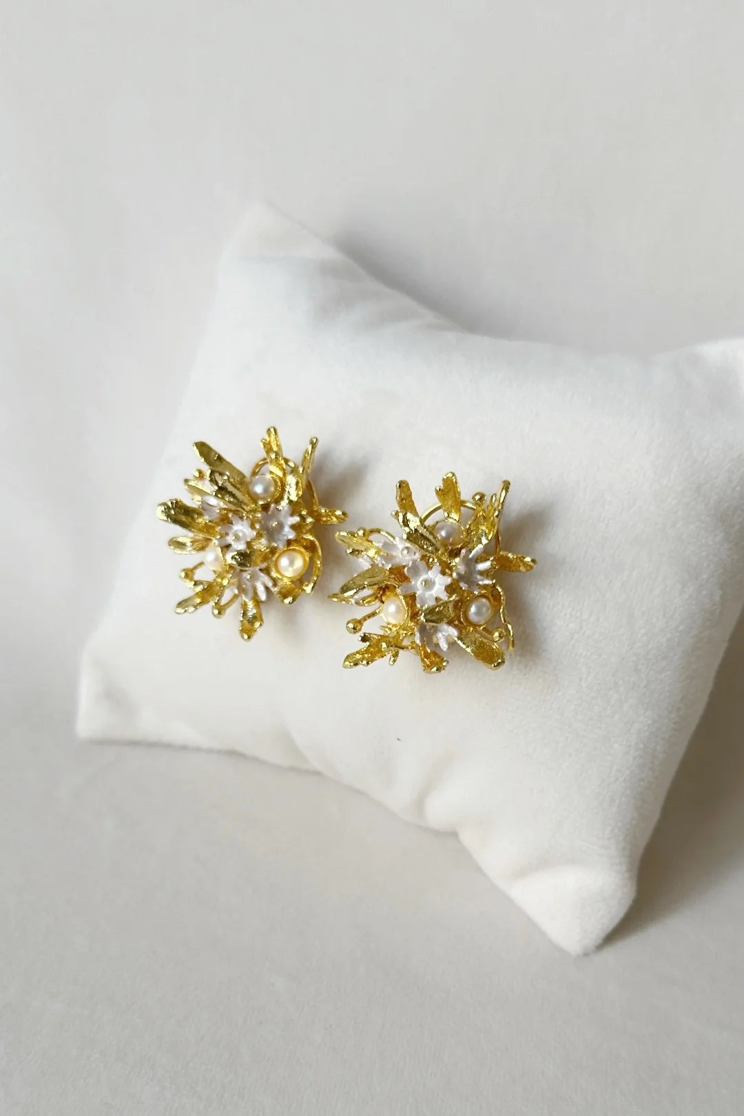 Wild Flower Bouquet Studs Snowy White