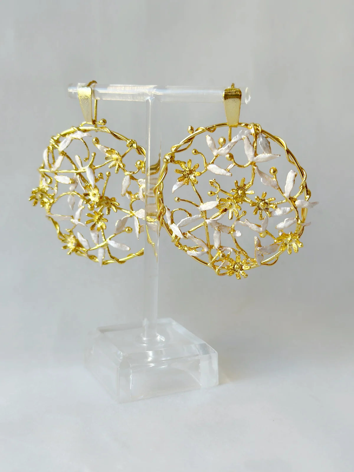 Trellis Earrings - snowy white