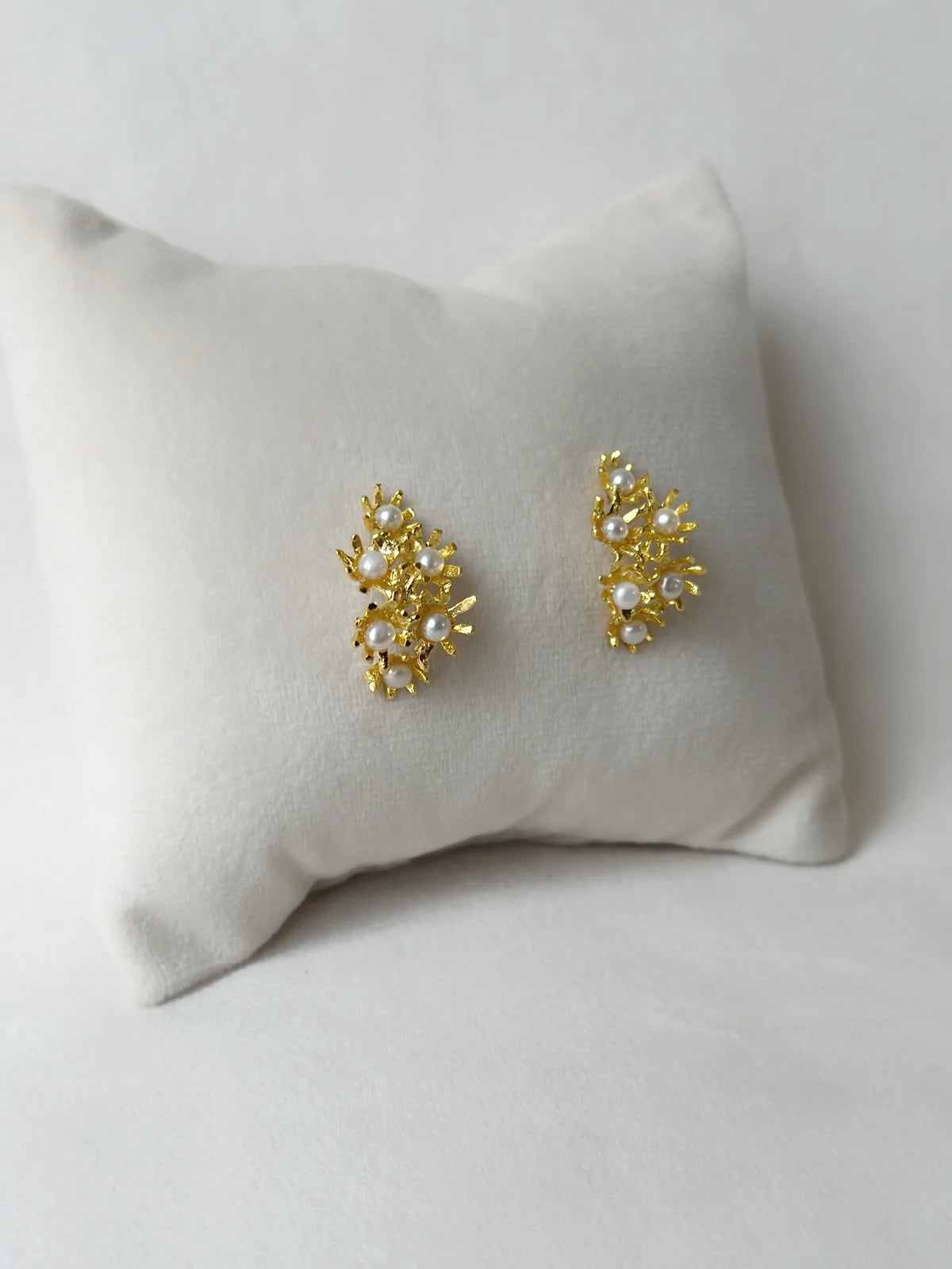 Springtime Pearl Huggies - sunny gold